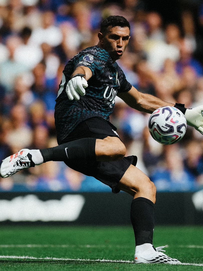 🧤切尔西发布的迪布首秀图🔥[酷]埃米里亚诺马丁内斯切尔西4比3布莱顿阿根廷球