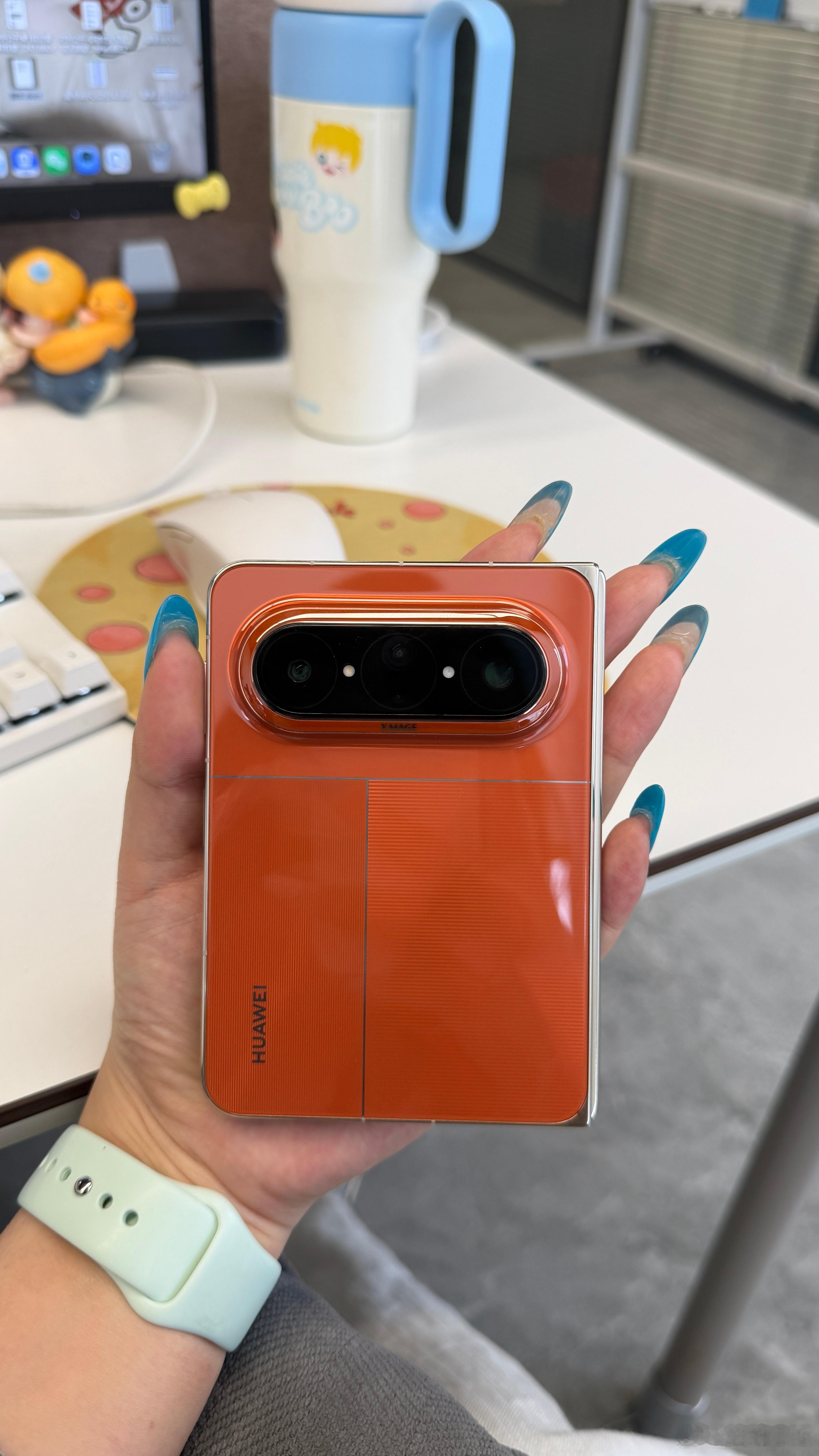 uu们拿到Pura X Max啦，等我深度使用后出测评吧～ 