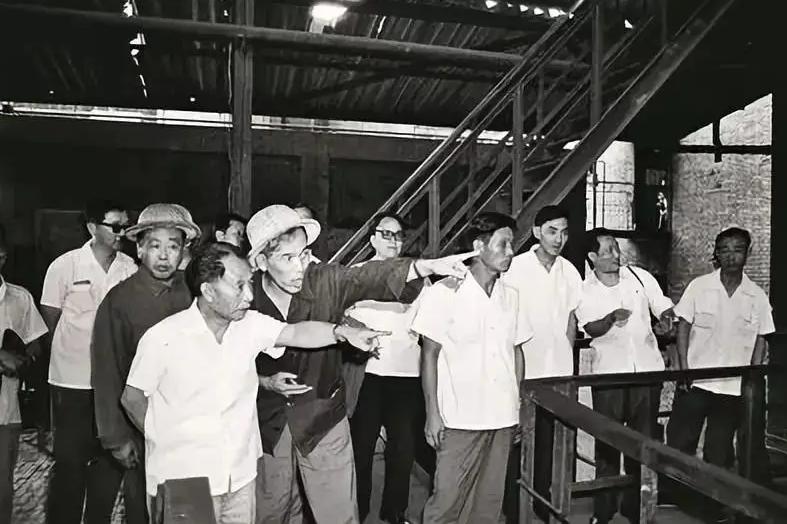 1972年，日本考察攀钢，提出用优质钢材换取废弃高炉渣的请求。周总理在得知这一消