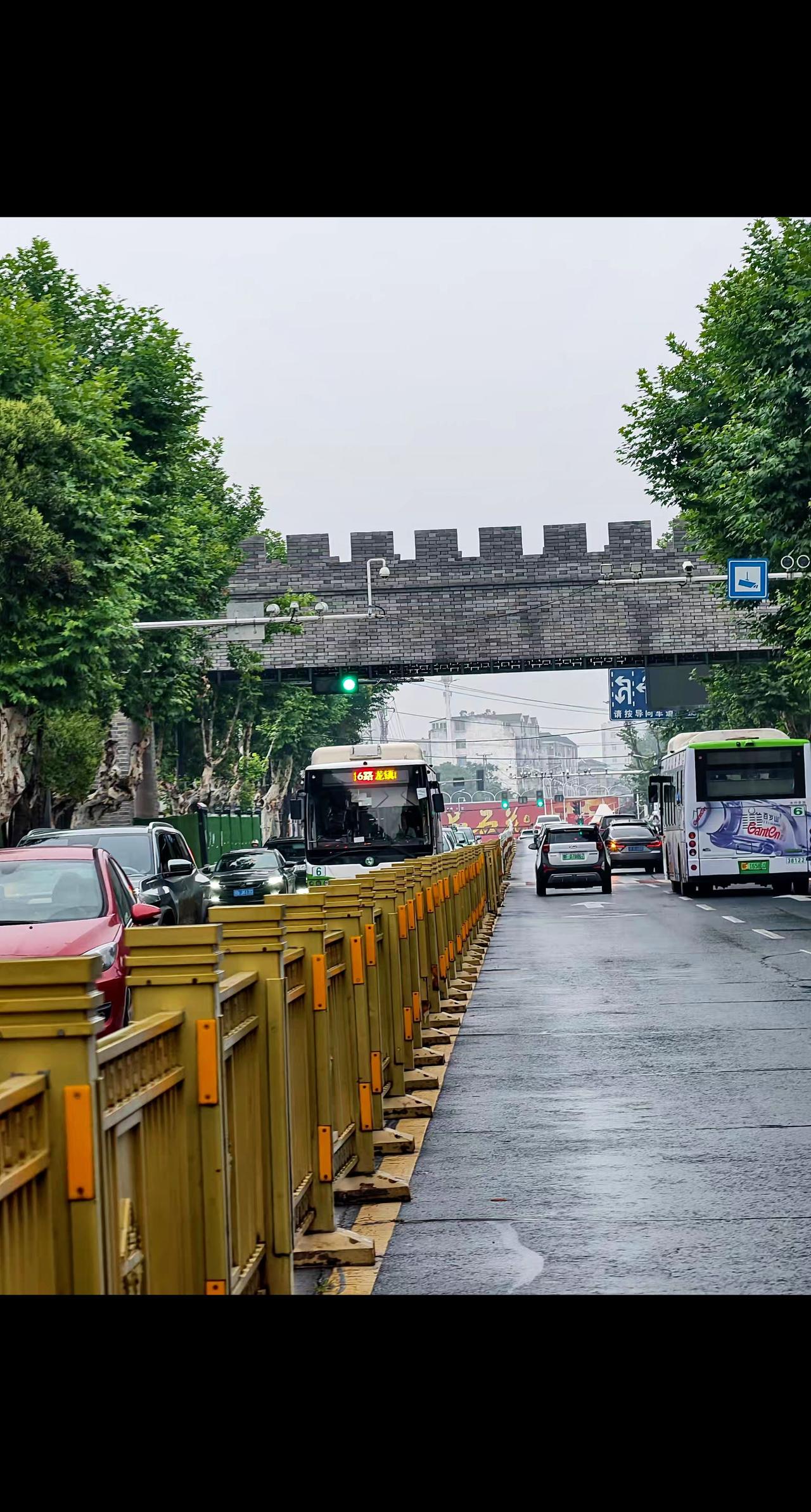 心心念念的东门城墙终于揭下了神秘面纱 达到了您心中的期盼了吗？历史与现代交融 古