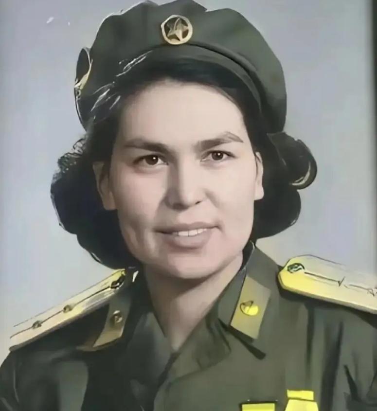 1965年，55岁的刘亚楼因为操劳工作，英年早逝，离世前，他叮嘱小自己15岁的混