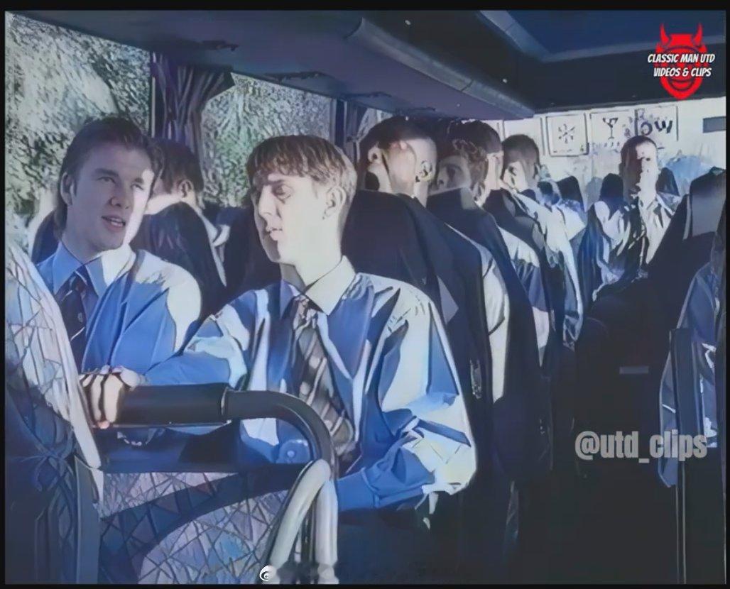 好经典好罕见的照片 哈哈哈哈坎通纳在最后一排的中间座位 好像班主任带学生出游贝克