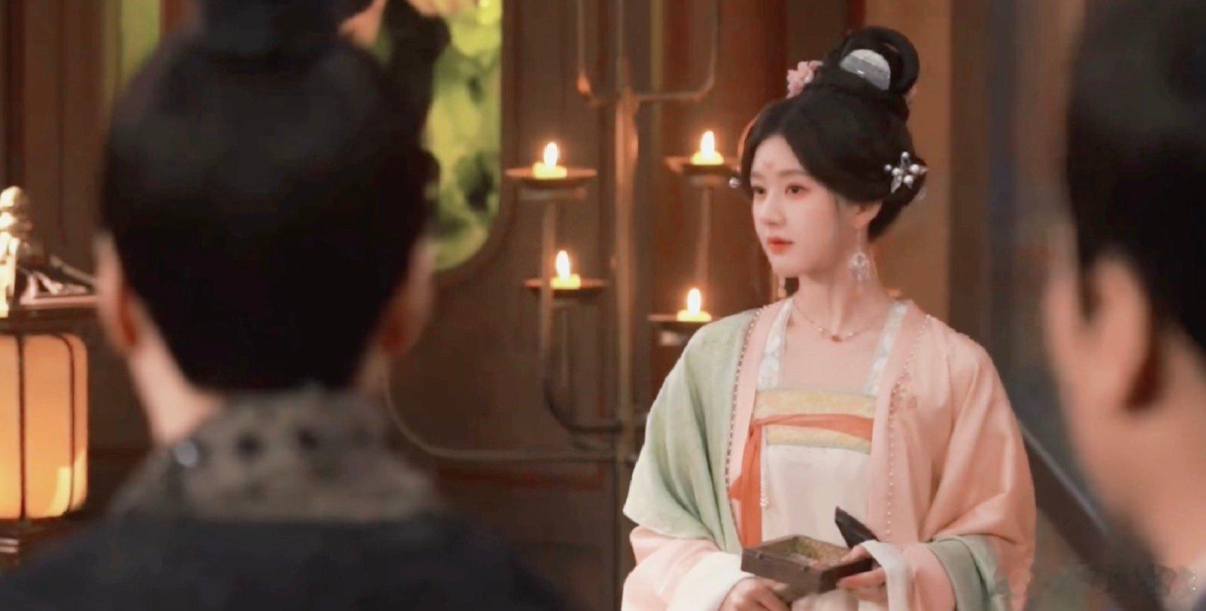 #珠帘玉幕 从端午美到苏幕遮# 端午从珠奴的粗木麻衣到后来的华丽服饰，每一步都彰