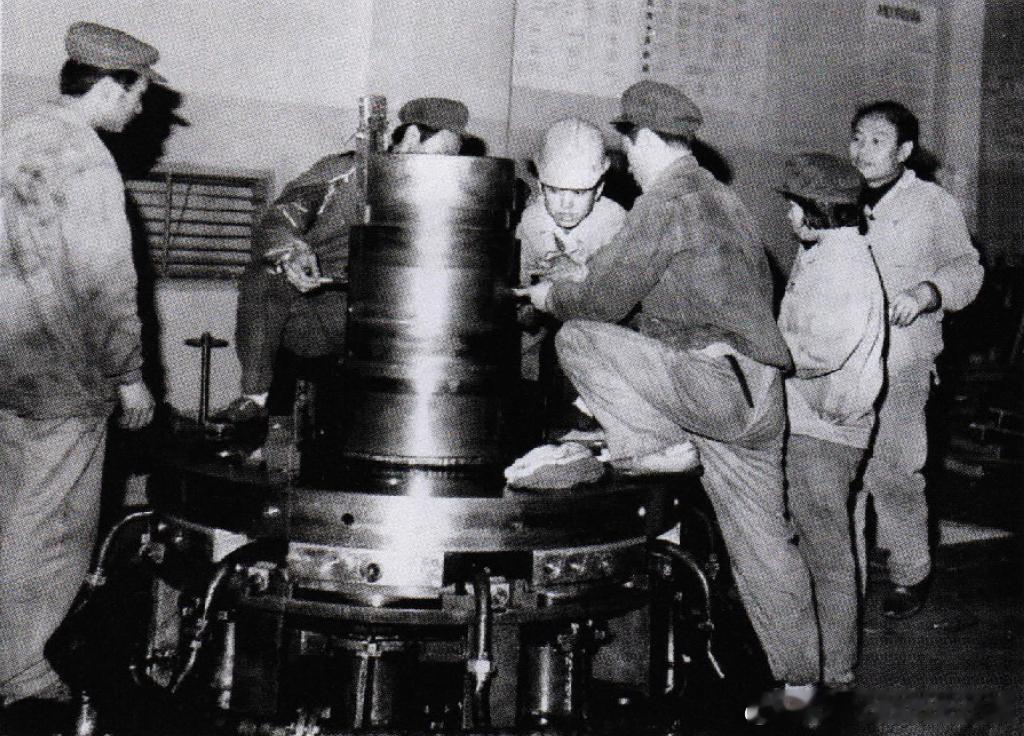 70年代四川映秀湾电厂下辖的渔子溪电站（1975年12月26日投产发电）内，技术