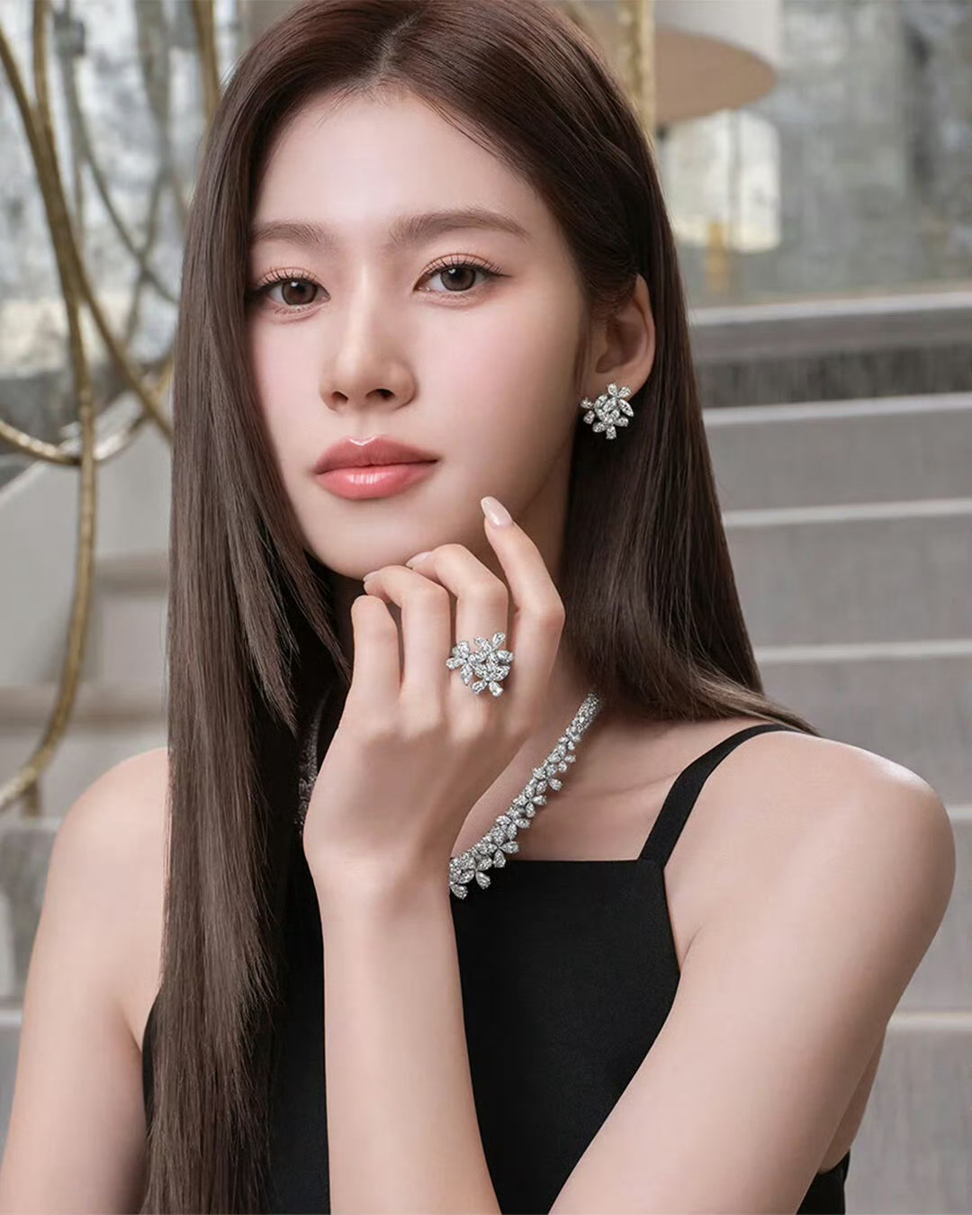 「 Sana 凑崎纱夏 」GRAFF Butterfly 系列 ​​​