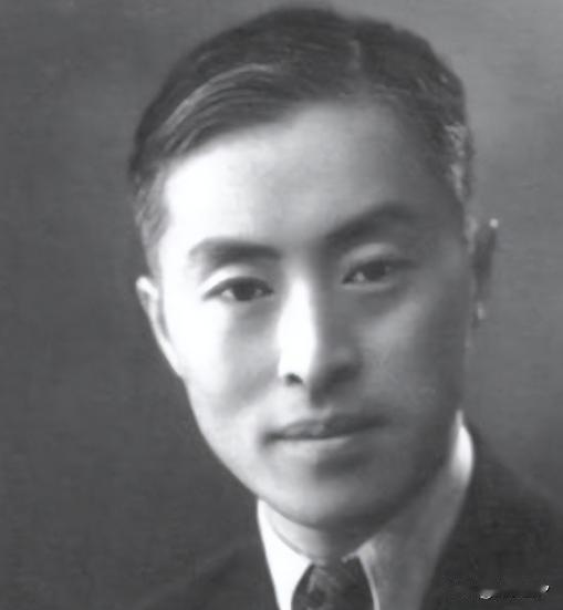 1947年，地下党员汪戈被捕，中统正要用刑，李茂堂却推门进来，先对汪戈使了一个眼