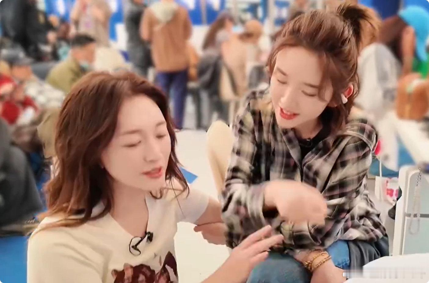 唐艺昕李小冉练歌快疯了乘风2026空拍真的是唱歌大难题，狠狠共情李小冉了 