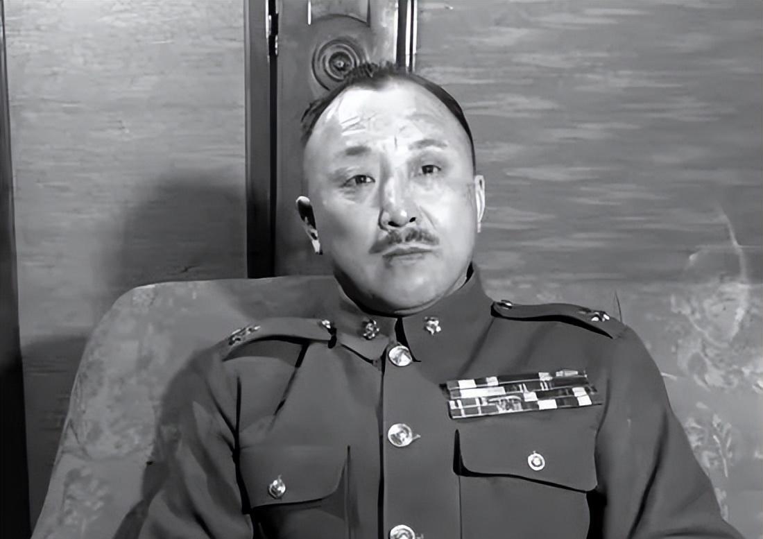 毛主席曾向卫立煌提问：驴起步时是先迈左脚还是右脚？卫立煌先不明白，后来才恍然大悟