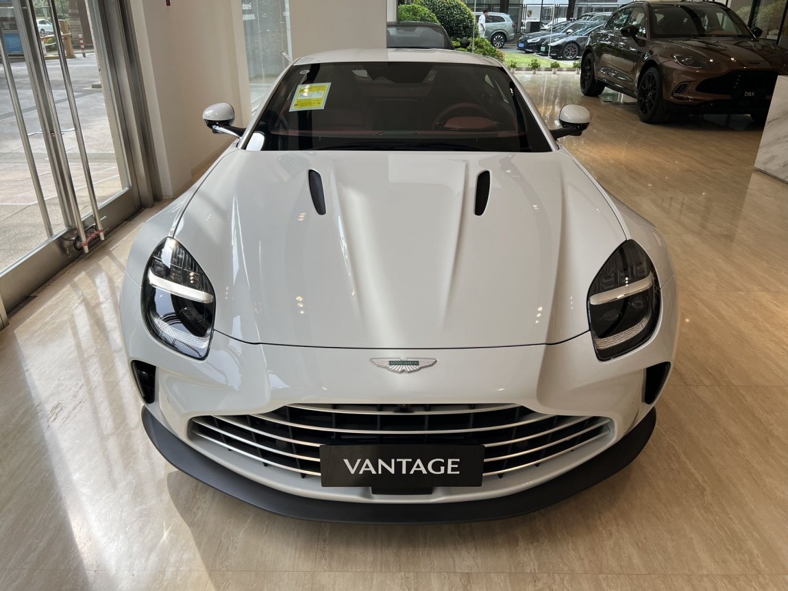阿斯顿马丁  Vantage ​​​