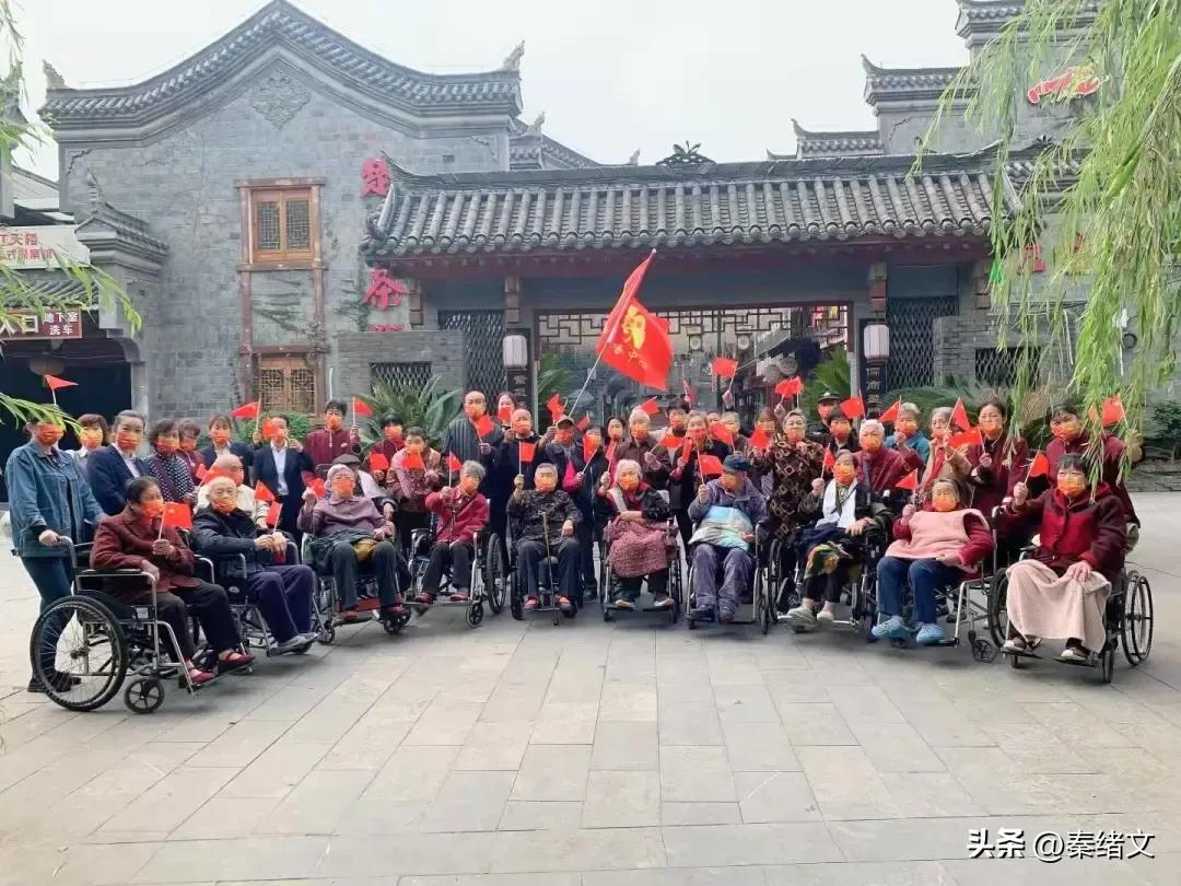 一户一策暖人心 荆州养老保险服务让特殊群体办事零跑腿
 
行动不便的老人、重病卧