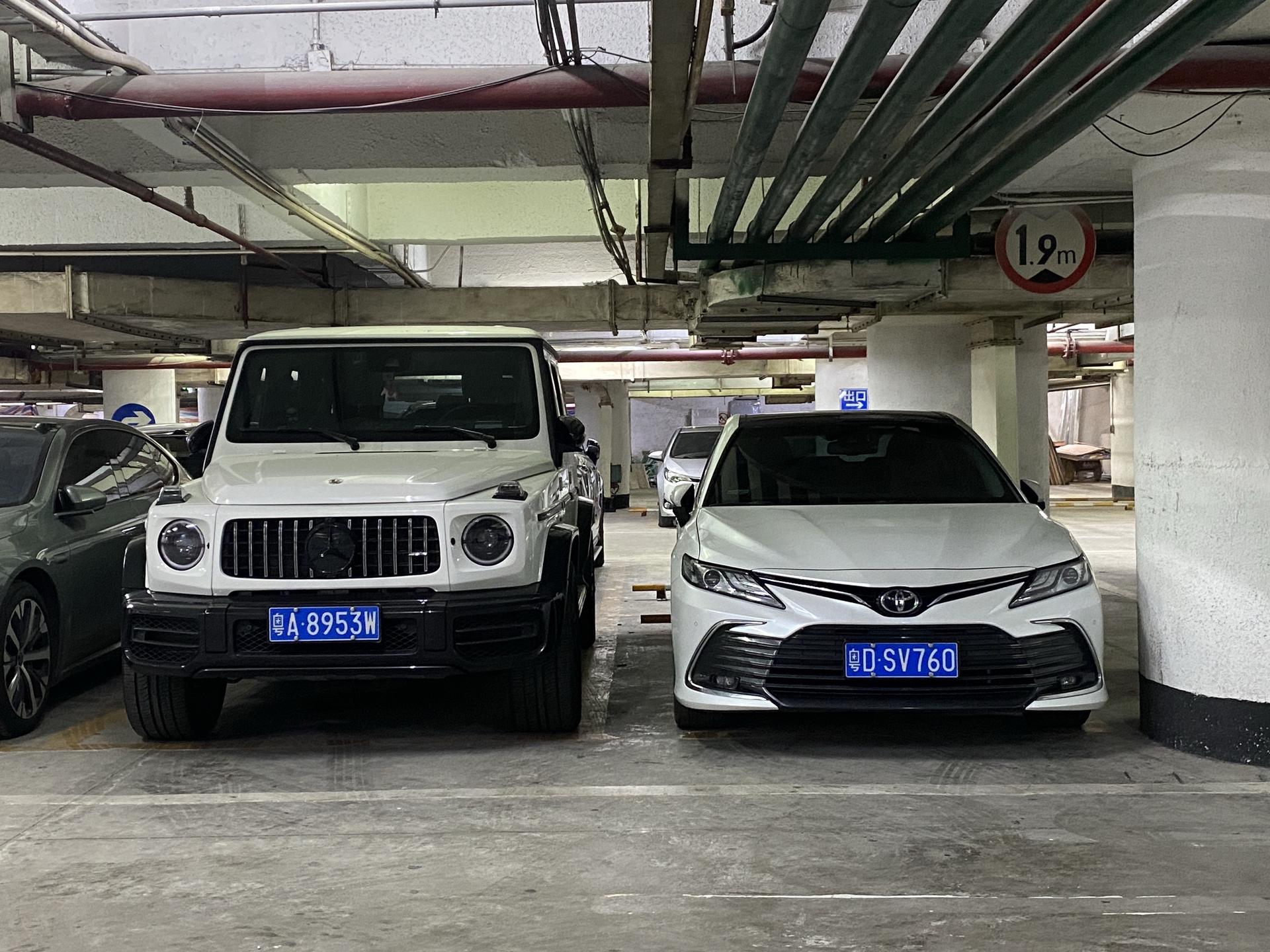 人不会突然的意气风发，更加不会突然应有尽有，他肯定在你不知道的地方打了...