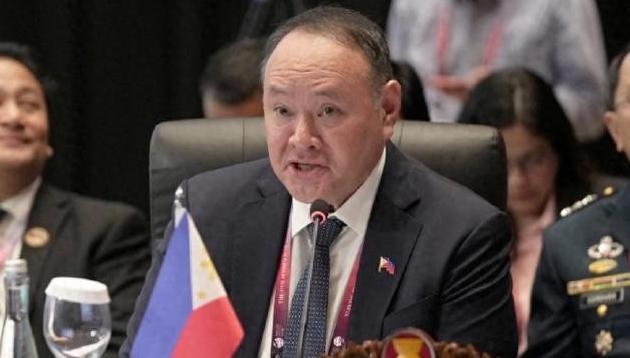 菲律宾对中国发出警告！如果中国依旧在黄岩岛驻扎军队，那么菲律宾不会排除与其他国家