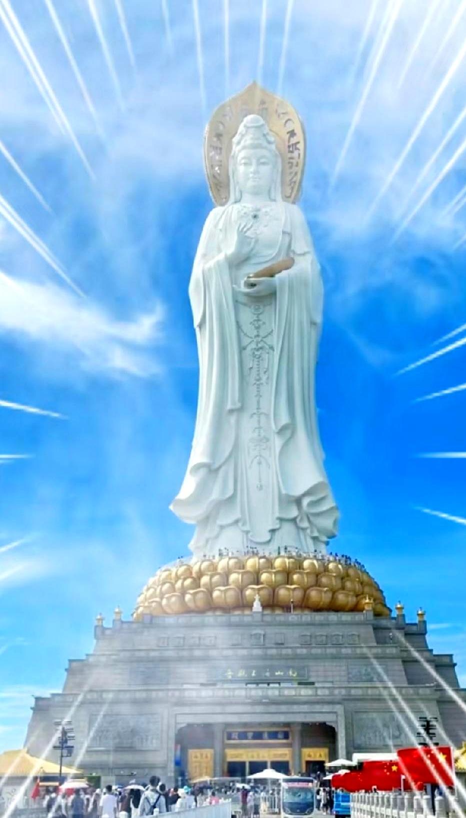 警报拉响时，江浙沿海一片戒备，巴威压境，风场紧凑。
临门一脚却散了眼，骤然削弱，