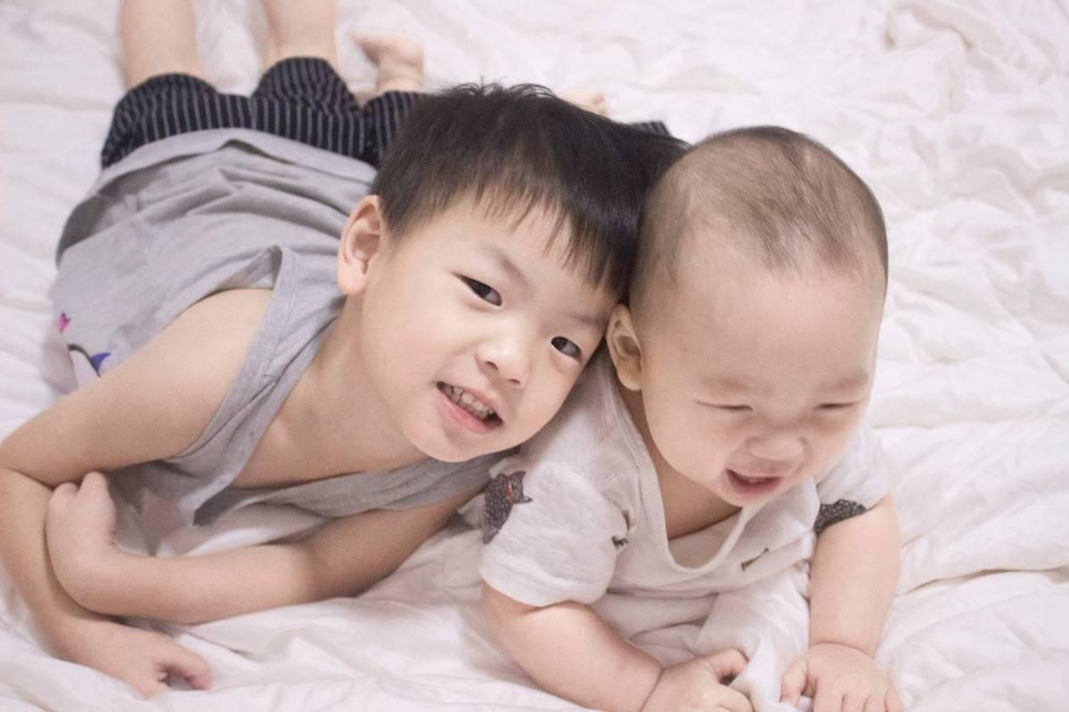 “隐形偏爱”在二胎家庭中流行：对孩子伤害更大，家长还未察觉
二胎家庭中，很多父母