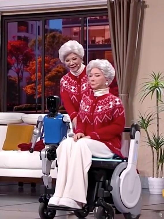 公司揭秘机器人蔡明训练过程 仿生机器人“蔡明”引发了很多关注。公司CMO张淼介绍