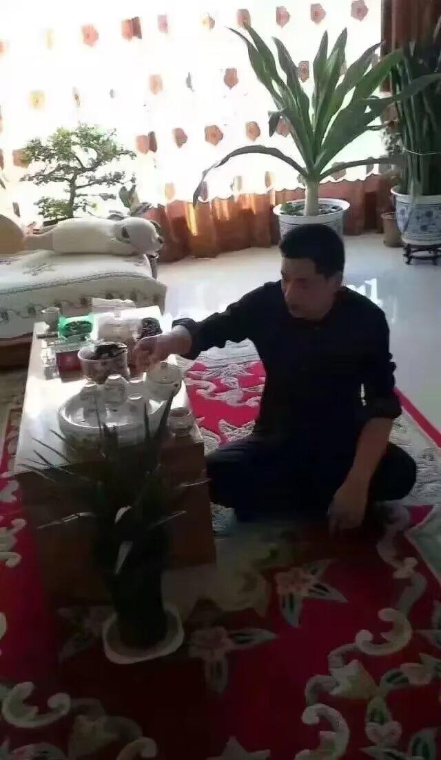 鹧鸪天：闲吟

文/原点

缘海深情载客船，红尘恩怨淡如烟。

花开几日留香韵，