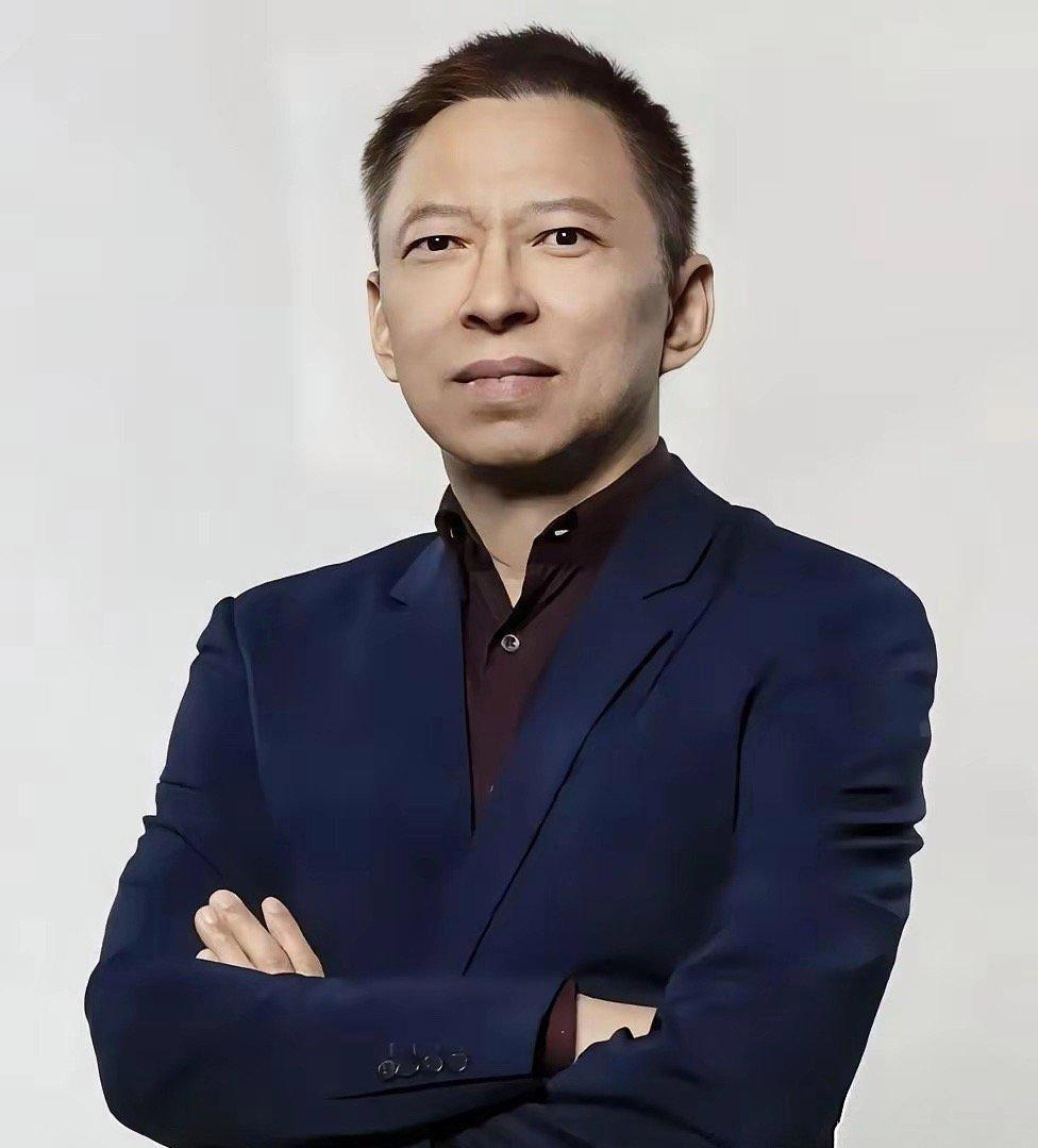 都说张朝阳是穿越者，还真不是瞎讲。早年马化腾走投无路想300万卖QQ，他压价到6