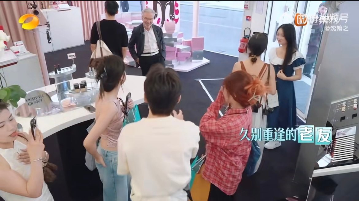 李佳琦打破了六人定律巴黎合伙人名场面 当奥黛丽·赫本的化妆师出现在镜头里，才懂什