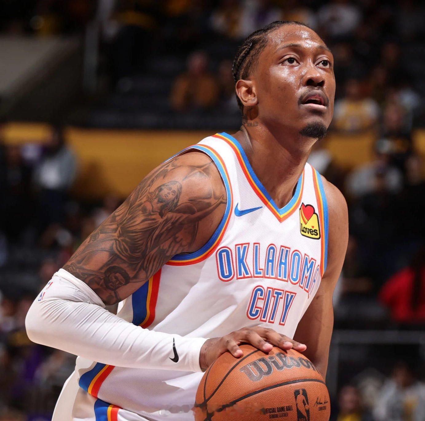 雷霆亚历山大（腹部拉伤）和阿贾伊·米切尔（腹部拉伤/左脚踝扭伤）将在大约一周后接