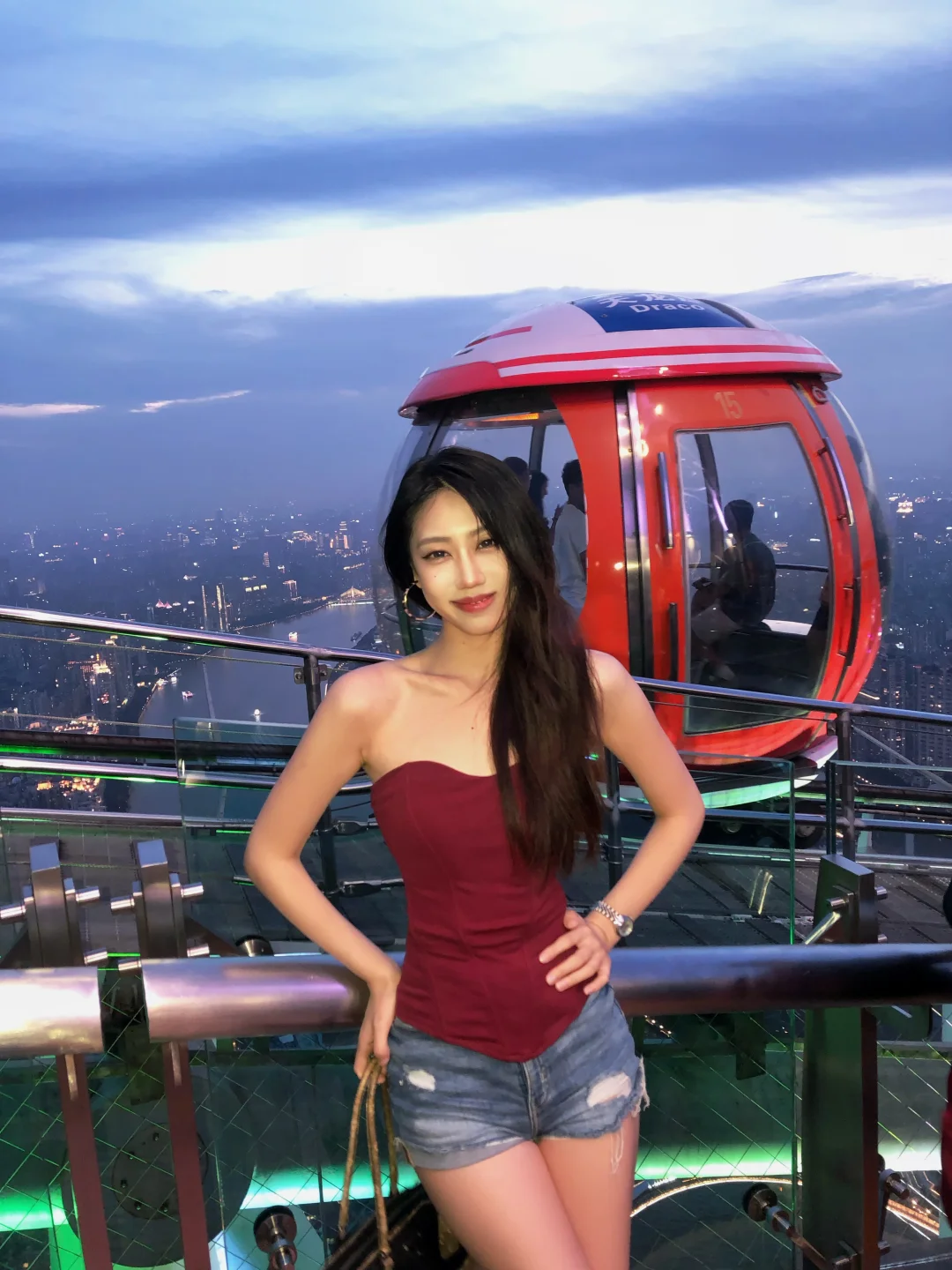今晚的夜色太美🎡