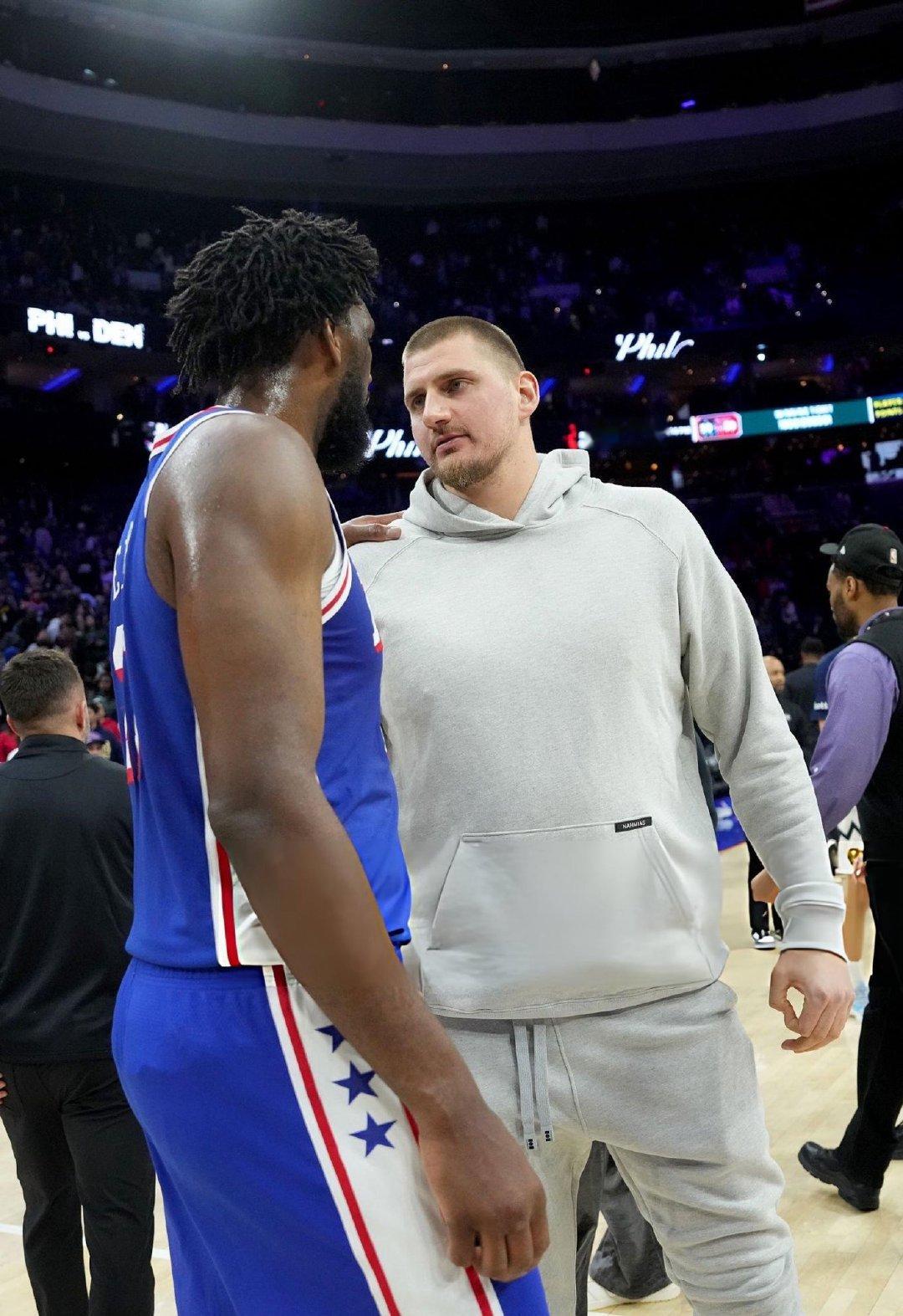 明天打76人是主场啊，那估计又看不到恩比德了，哎。公司把猫裁了