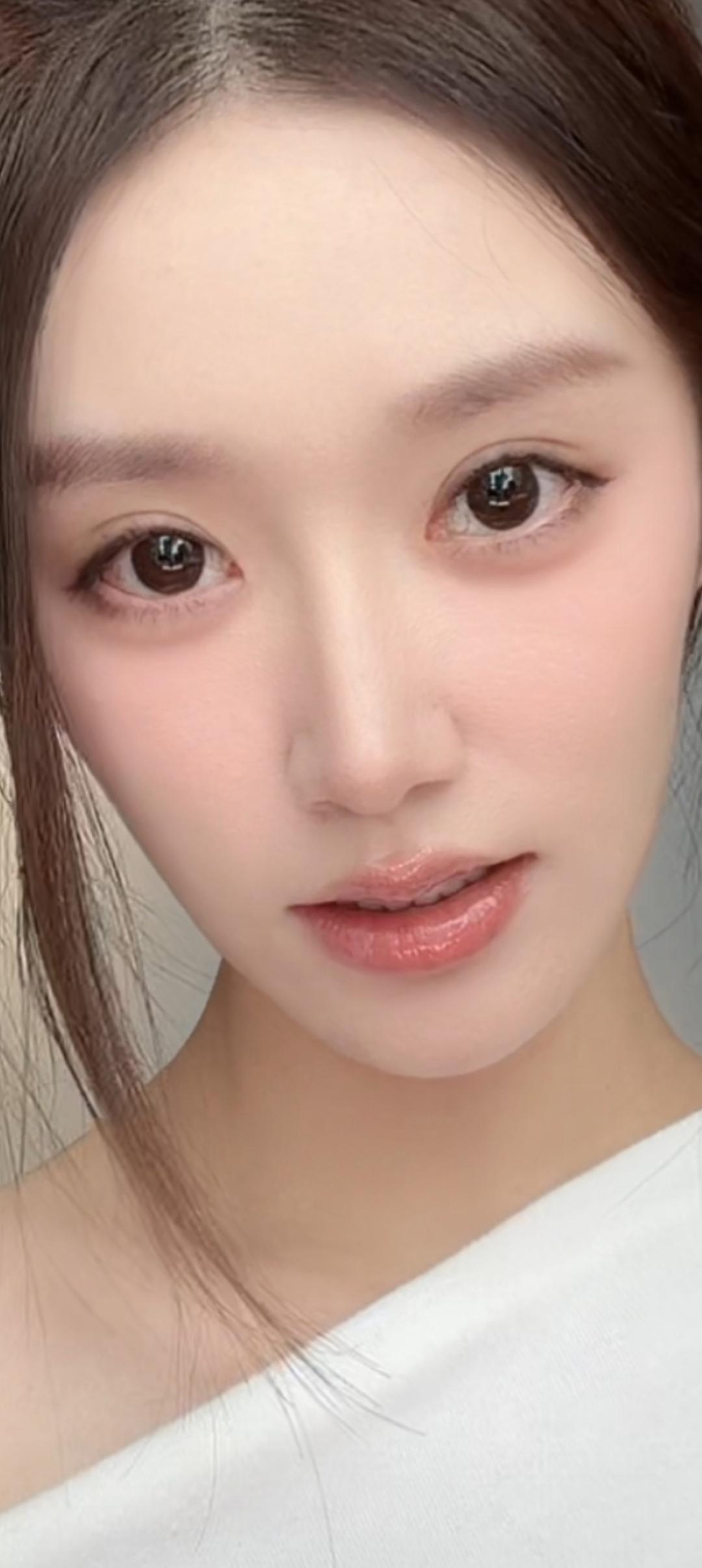 这个女生妆容好自然啊！