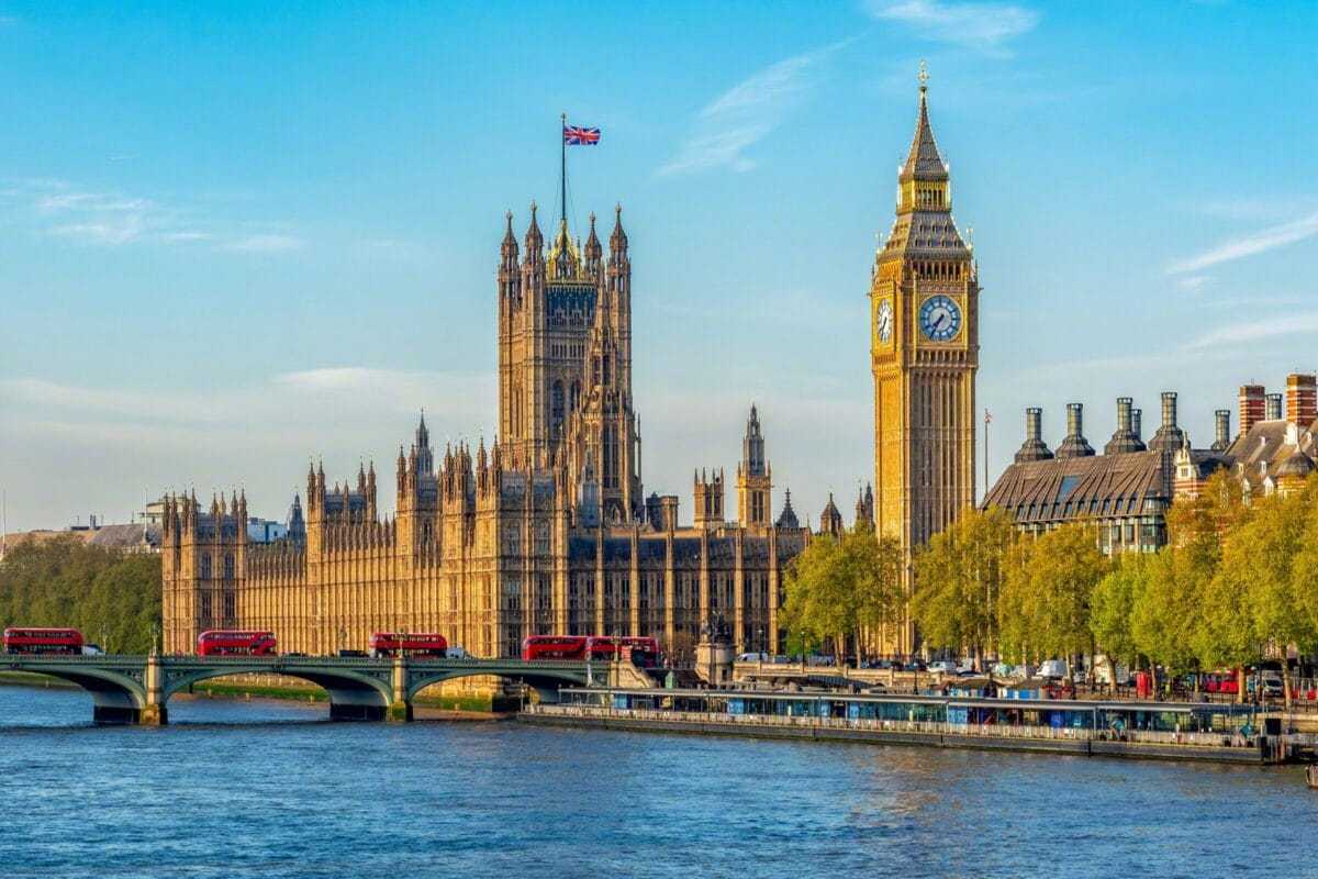 英国去年超九成入室盗窃案未侦破据伦敦广播公司30日报道，2025年，英格兰和威尔