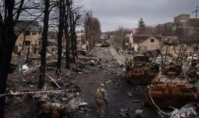 俄罗斯袭击基辅，基辅号召紧急大撤退！在俄罗斯发起罕见的冬季空袭之后，基辅市长克里