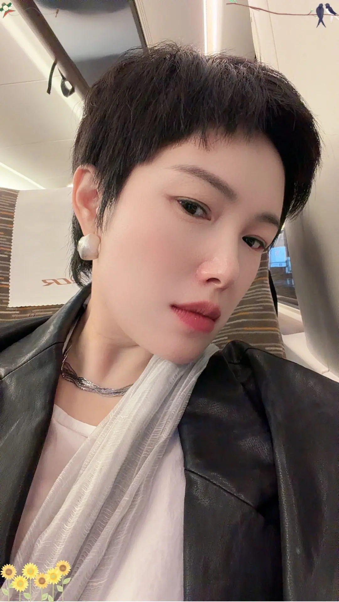 结束行程，提前回武汉 我的手臂毫无征兆的、突然的，不能弯曲不能活动，一...