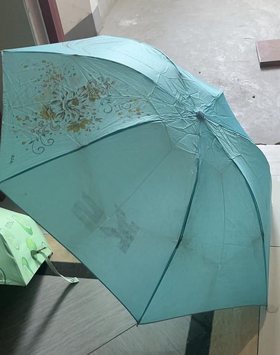 6月13日星期六，今天凉快，因为外面下雨☔️了。
刚刚看到一个视频，他说；真心建