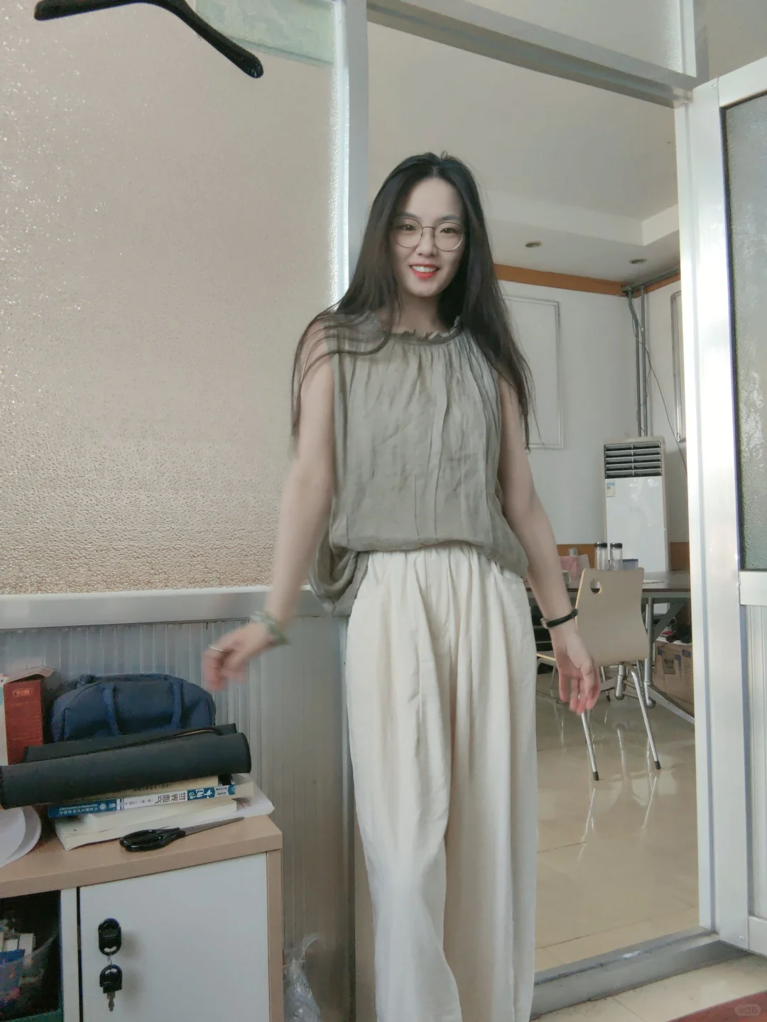 体制内松弛感穿搭