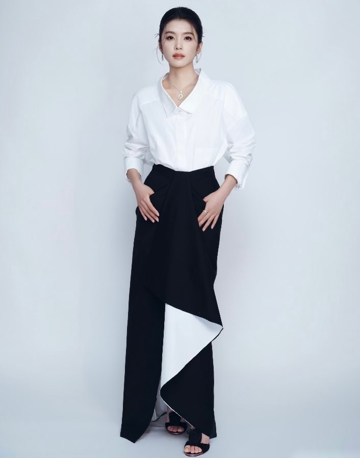【人像摄影】青年越剧演员李云霄。李云霄百花奖27票陈丽君李云霄一起走红毯电影镖人