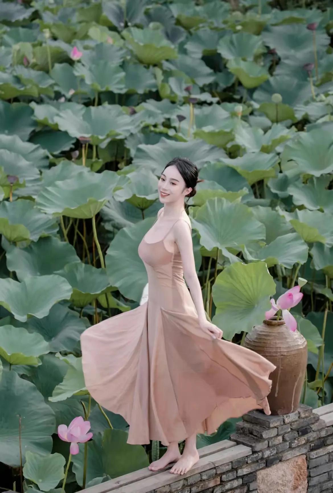 荷花仙子


#记录我的2024#


#春日生活打卡季#