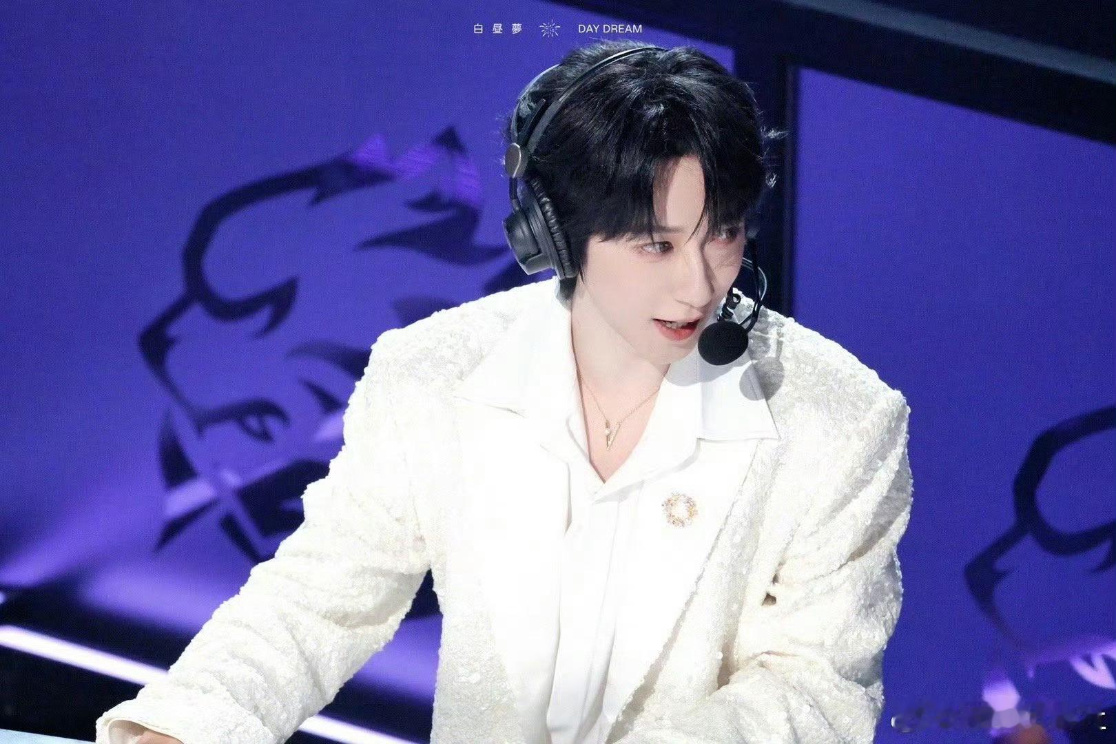 贺峻霖贺峻霖2026星光赴路皆坦途୧⍤⃝🐰贺峻霖 二代唯一all绿残影-时代少