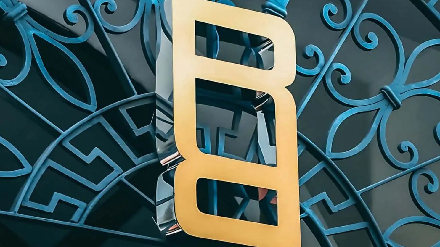 揽胜的全新logo~[允悲]我真的没搞懂啊路虎怎么现在才想起来老花monogra