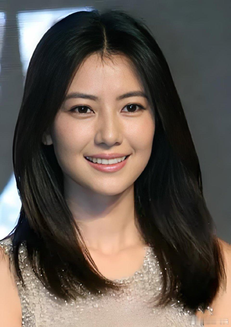 为什么现在很少有女明星化这种妆了 ​​​