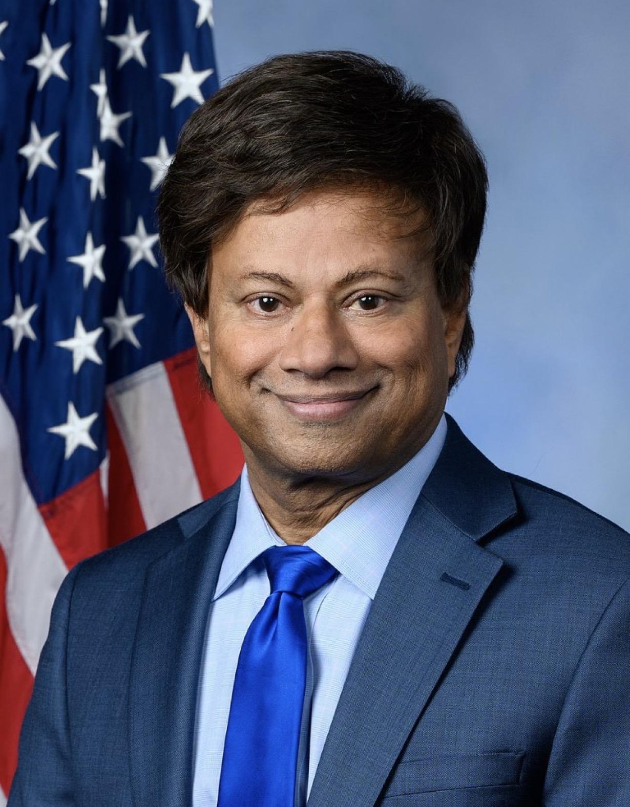 美国民主党众议员Shri Thanedar以“谋杀”罪对战争部长赫格塞斯Pete