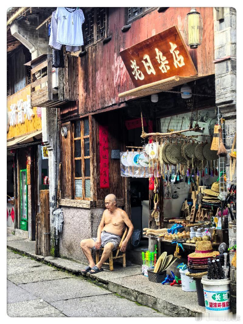 如果此生有个地方一定要去一次，那就是临海！我这儿天天山洪预警，结果到了临海啥事儿