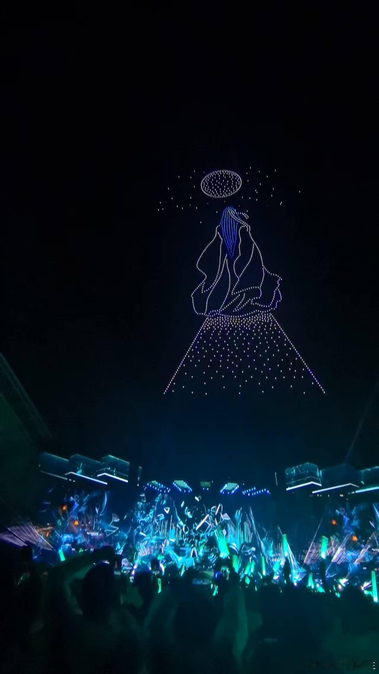周深无人机版庆余年周深哈尔滨演唱会这波操作封神了！千架无人机随《借过一下》升空，