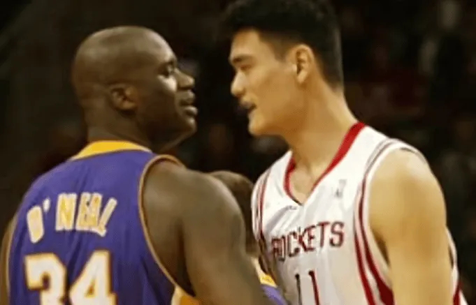 【🏀传奇对决：奥尼尔回忆与姚明初次交手的心路历程📝】沙奎尔-奥尼尔在社交媒体