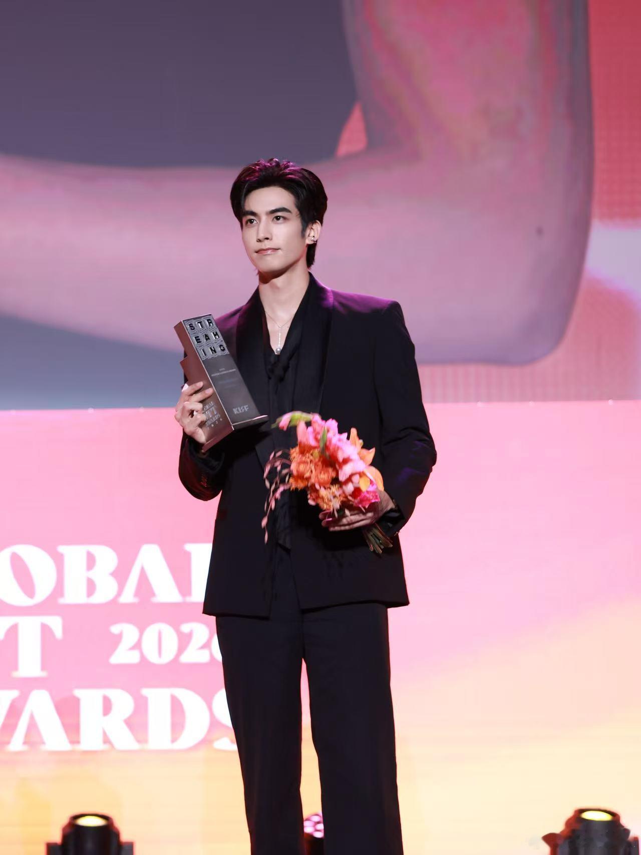 宋威龙获最受欢迎男演员宋威龙凭《骄阳似我》林屿森拿下亚洲内容大赏人气奖，782万