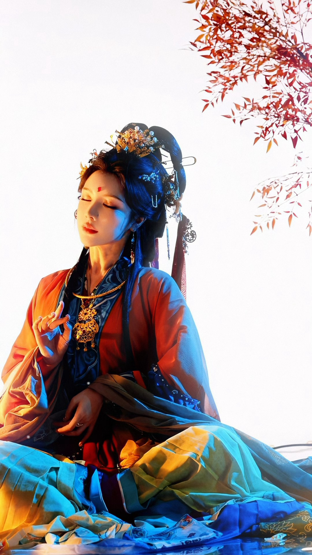 戴燕妮脚踏金莲神女降临  哇哦好惊艳好会营业啊戴姐！闪闪发光的壁画神女走下来了～