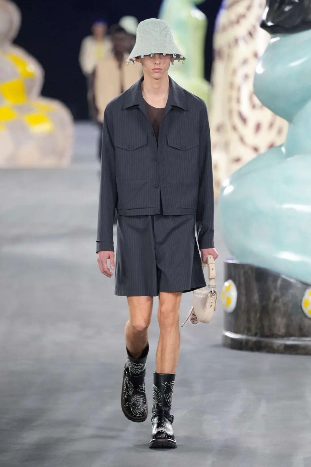 男模圈新生代“颜霸”Ward Stevens母公司位于德国杜塞尔多夫。2025春