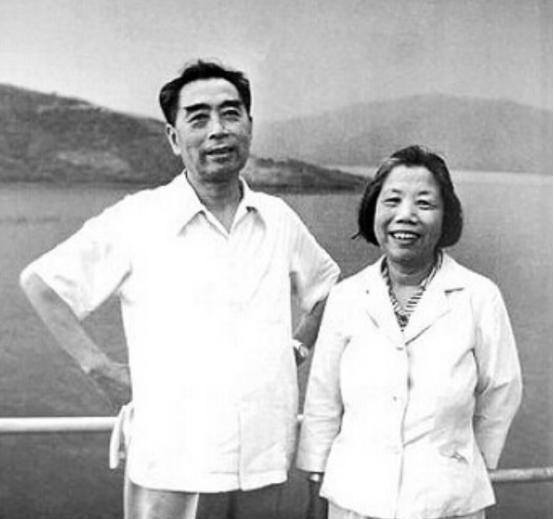 1974年周恩来见到侄女，得知侄女已被调回北京，他关心地问是否和自己的关系有关？