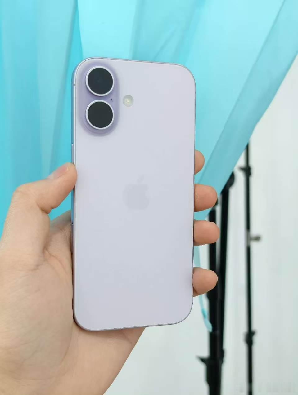 iPhone17二季度又卖爆了最近打算换手机，刷到这份行业报告。内存闪存价格暴涨