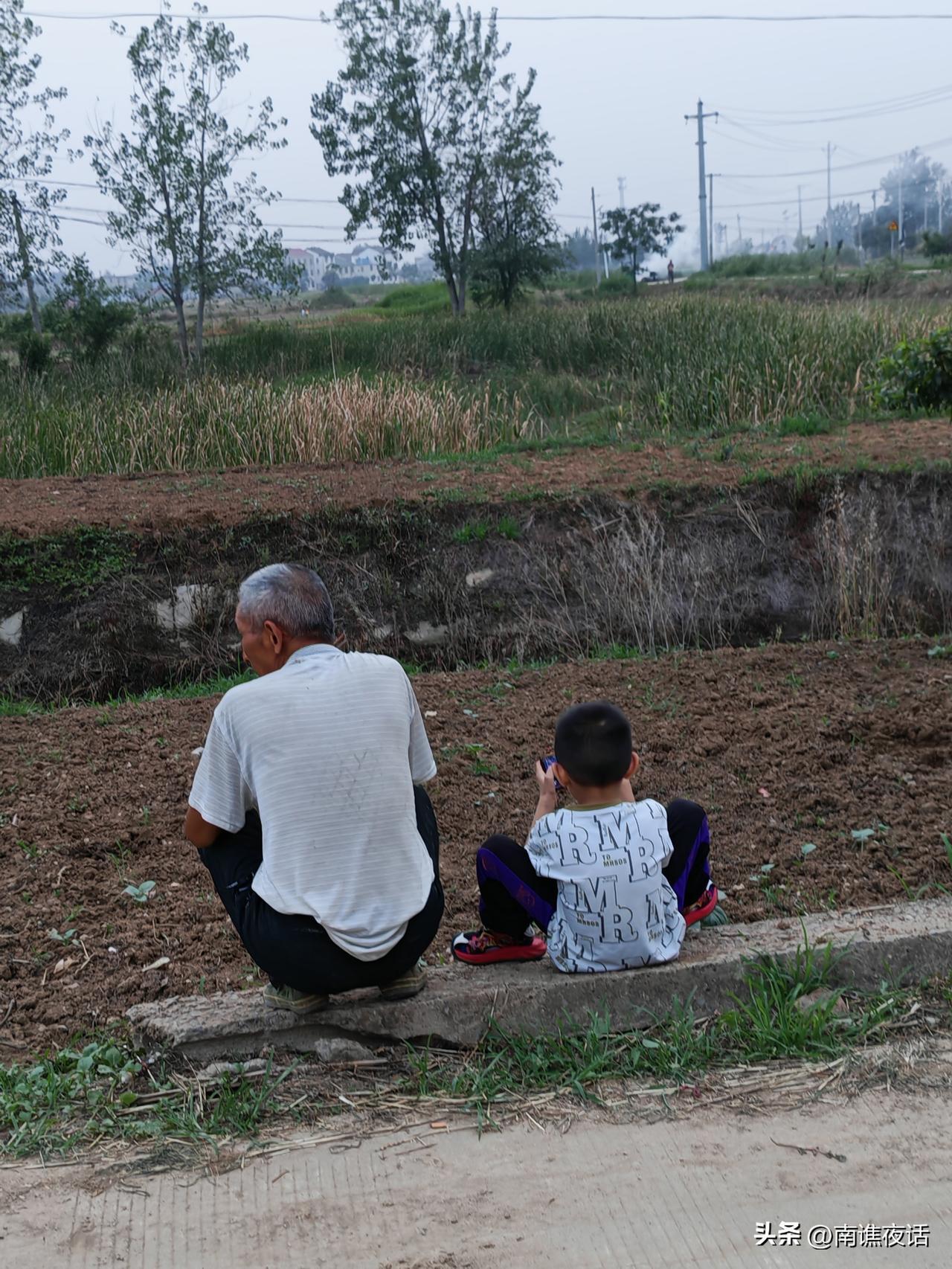 一个朋友跟我讲述了发生在他们家的真实故事：

我家男人一个月工资就五千块钱，没有