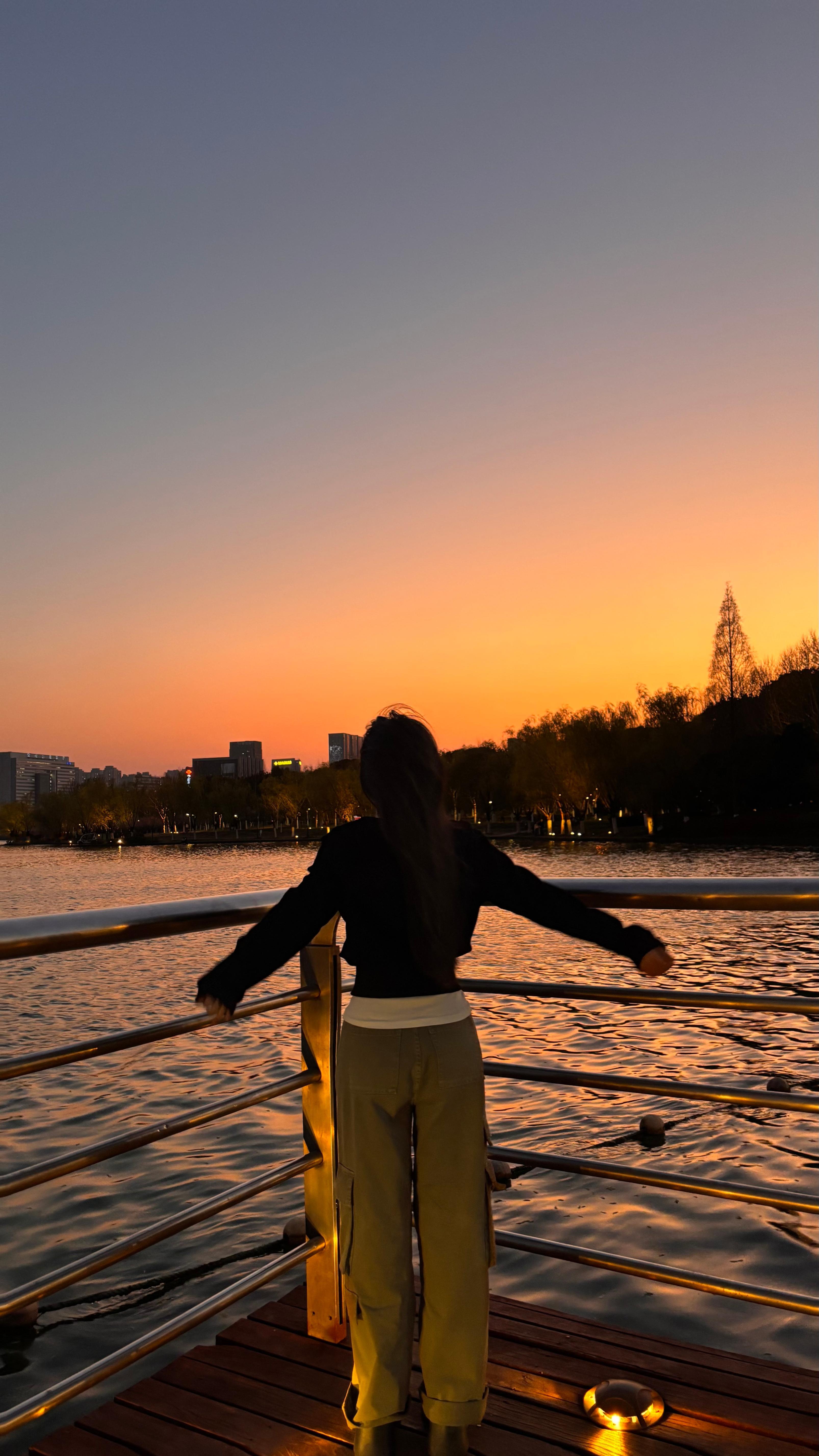 ·ᴥ·ᐝ✌🏻🪄☀️🥨镜头邂逅阳光 折射幸福🌄𖤐*̩̩͙⸝⋆ ​​​