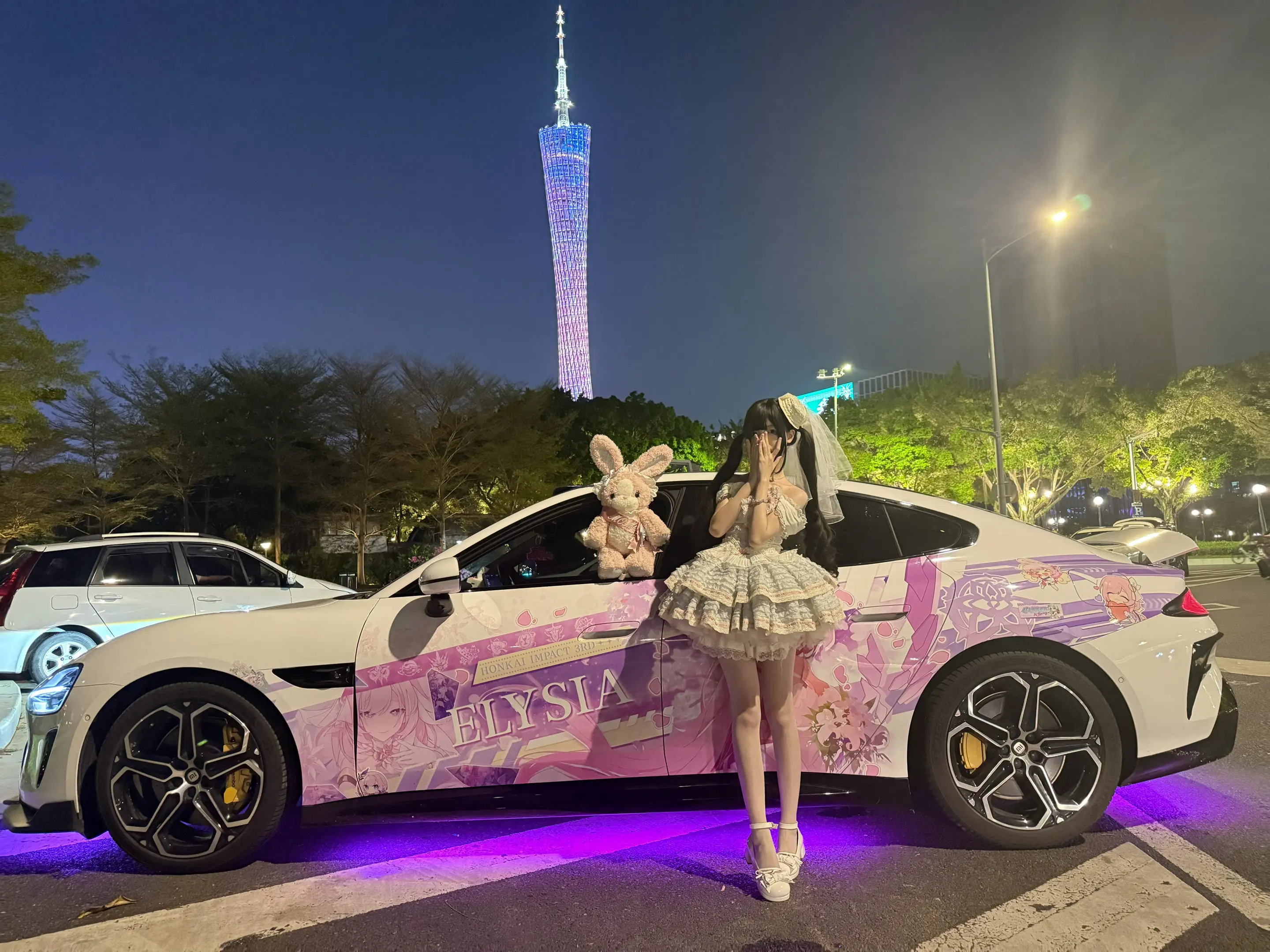 hi 美丽的女孩