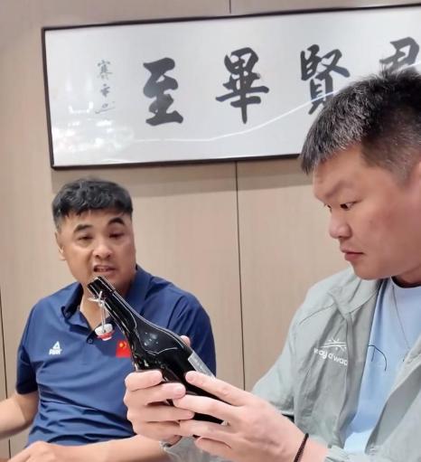5月初，广东男篮总经理朱芳雨专程去到福建莆田，核心事儿就是为接下来的海峡两岸大学