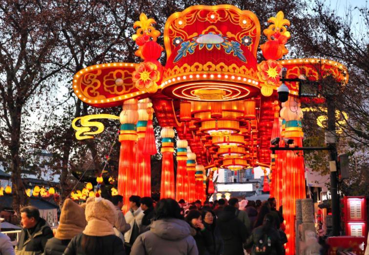 元旦假期消费新图鉴国内旅游市场迎来强劲开局小众目的地逆袭成爆款【门票预订暴涨4倍